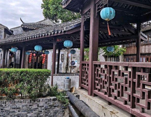 男人微信上会随便发玫瑰吗？游戏画面